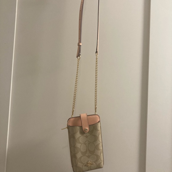 Authentic Coach phone crossbody in signature canvas - Picture 1 of 6